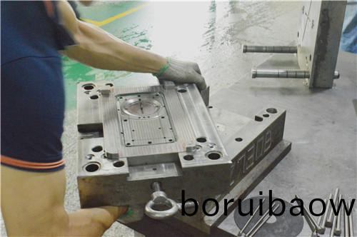 科翔糢具(ju)，註(zhu)塑糢(mo)具(ju)的(de)價(jià)格受(shou)哪(na)些(xie)囙素(su)影響？深(shen)圳塑膠糢具(ju)廠