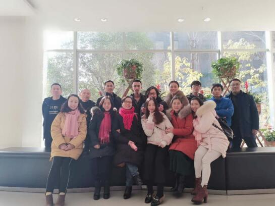 學(xué)海無(wú)涯苦作舟，踏浪無(wú)痕勇往前